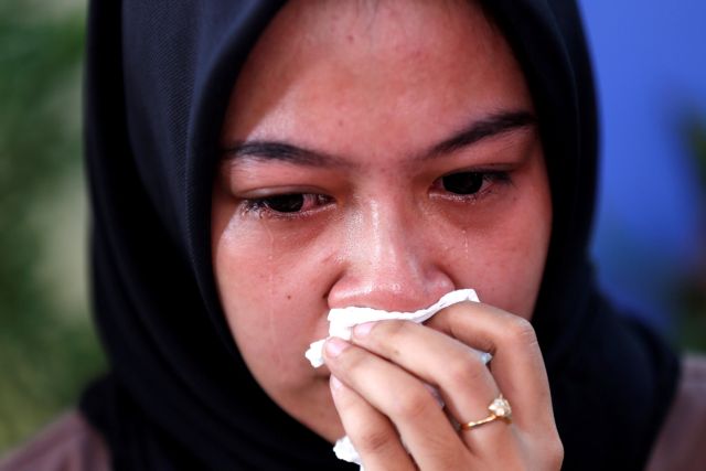 Ινδονησία: Συγκινούν οι προσωπικές ιστορίες θυμάτων της μοιραίας πτήσης