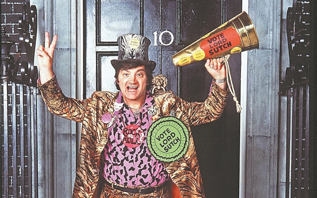 Νιχίρ Ντασάντι: Στο όνομα της δημοκρατίας