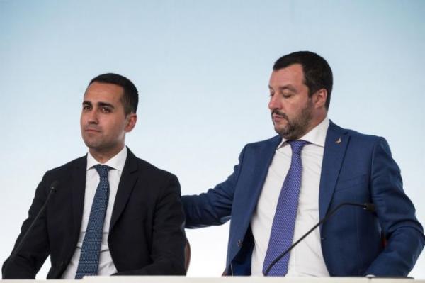 Ντι Μάιο – Σαλβίνι: Καμία ιταλική τράπεζα δεν θα βρεθεί σε δυσκολία