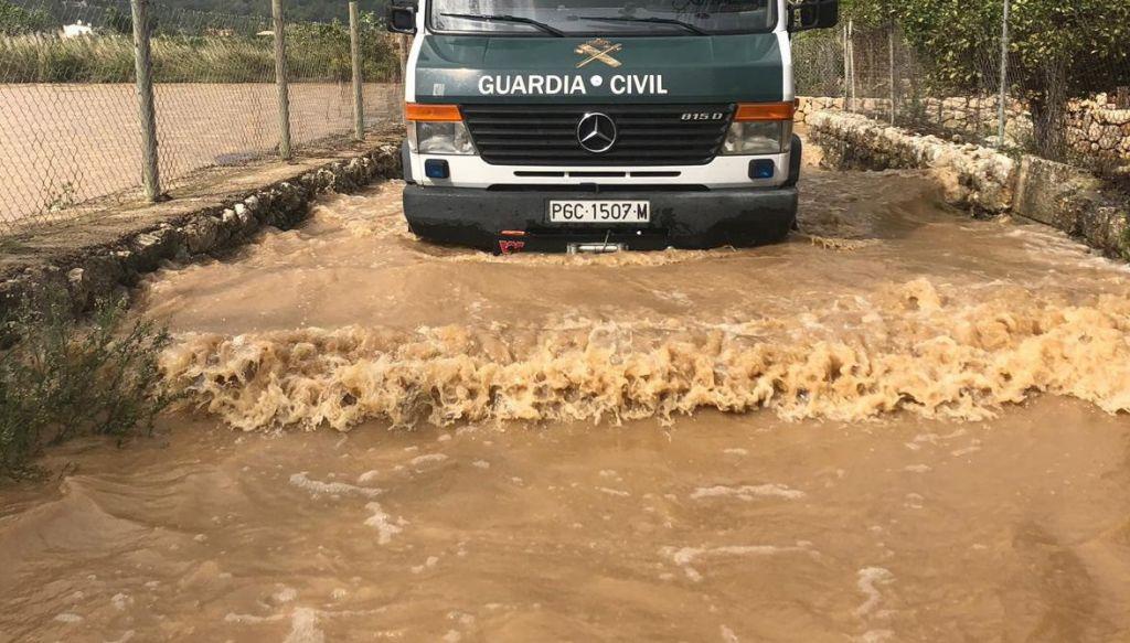 Νεκρός ένας πυροσβέστης από τις καταστροφικές πλημμύρες στη Μάλαγα