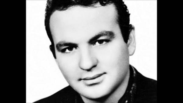 Μάνος Παπαδάκης : «Θα τα κάψω τα ρημάδια τα λεφτά μου» η μεγαλύτερη επιτυχία του