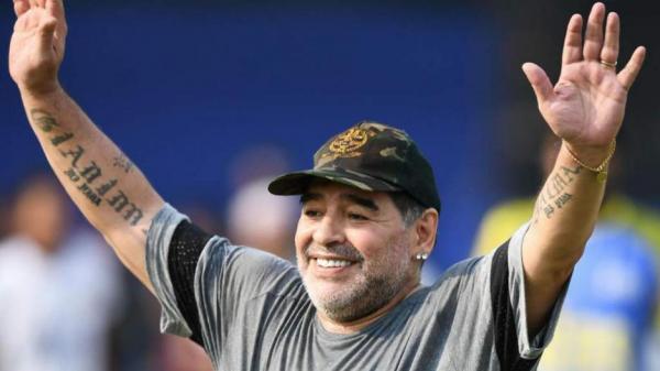 Μαραντόνα: Δεν είναι ηγέτης ο Μέσι, πηγαίνει 20 φορές στην τουαλέτα πριν το ματς