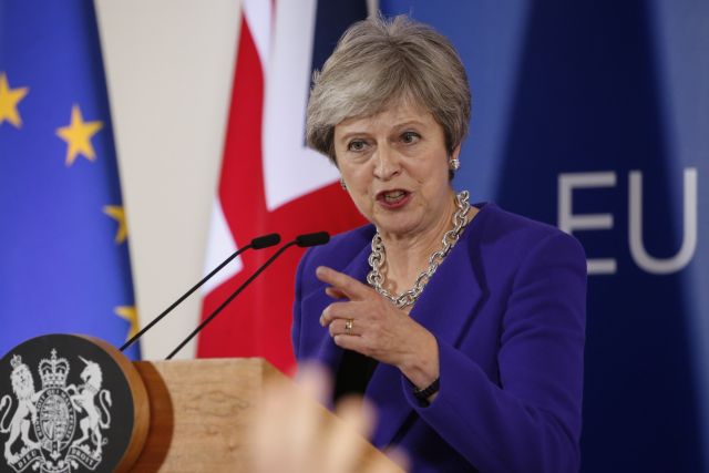 Brexit: Ανοιχτή η Μέι σε παράταση της μεταβατικής περιόδου