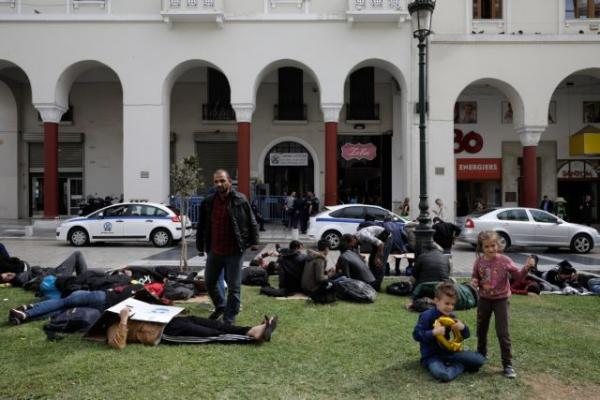 Επιστροφή χιλιάδων προσφύγων στην Ελλάδα από τη Σερβία