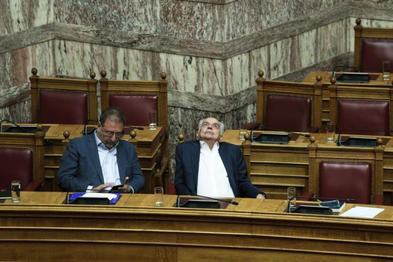 Εγιναν κομμάτια και οι αξίες