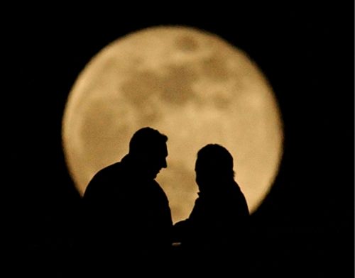 Τεχνητό φεγγάρι θα αντικαταστήσει τα φώτα σε πόλη της Κίνας