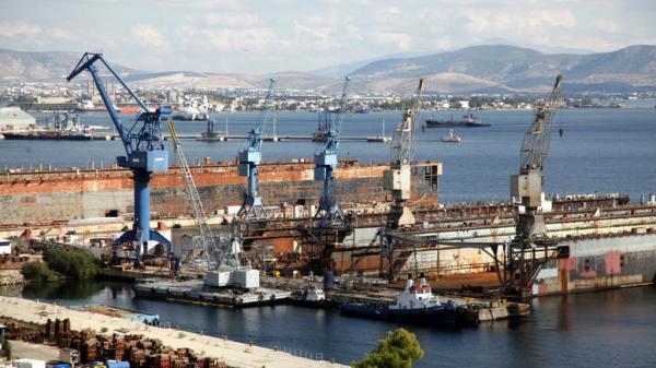 Μεταβίβαση Ναυπηγείων Σκαραμαγκά : Παραπέμπονται τέσσερα άτομα