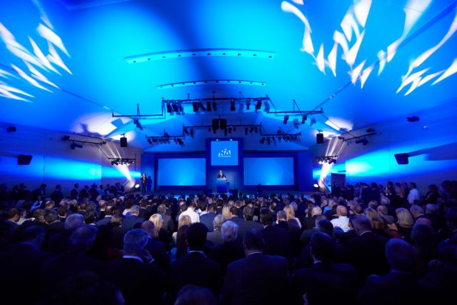 Νέα Δημοκρατία : Τα θερμά τετ α τετ κορυφής στα 44α γενέθλια