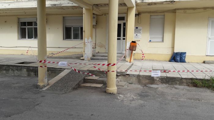 Νοσοκομείο Κιλκίς: Πέφτουν σοβάδες στα κεφάλια ασθενών και προσωπικού