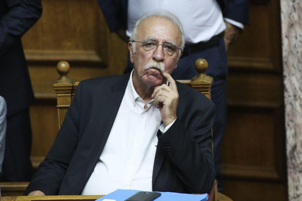 Βίτσας για ανάγκη ανακατανομής του βάρους στο προσφυγικό