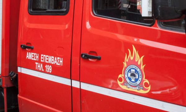 Μερική κατάρρευση κτιρίου στον Πειραιά
