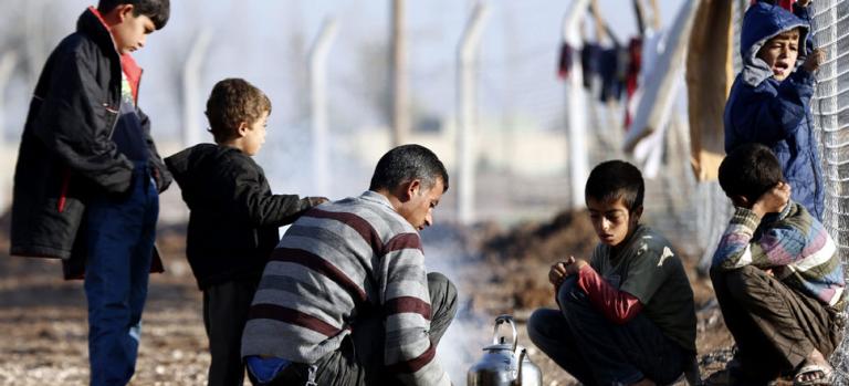 Τα κονδύλια για τους πρόσφυγες, η έρευνα του OLAF και οι παλινωδίες της κυβέρνησης