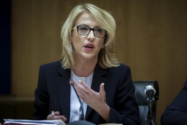 Δούρου : Εχθρούς που θέλουν να την εξοντώσουν βλέπει η Περιφερειάρχης