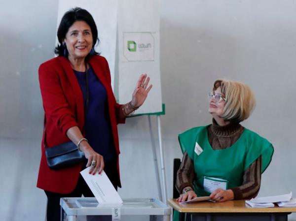 Γεωργία: Σαλομέ Ζουραμπισβίλι: Μια γυναίκα φαβορί για την προεδρία της χώρας