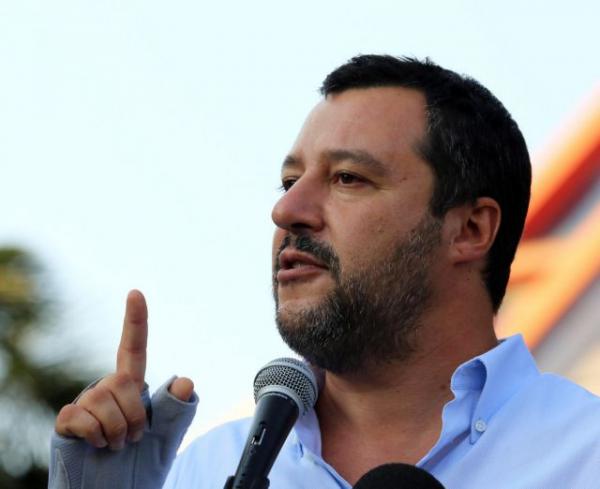 Σαλβίνι: Για την Ιταλία αποφασίζουν οι Ιταλοί, αφήστε μας να δουλέψουμε