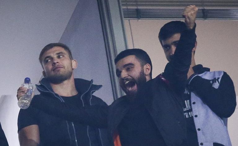 Έχασε το στοίχημα ο Γ. Σαββίδης και ετοιμάζεται για… πλύσιμο [Εικόνες]