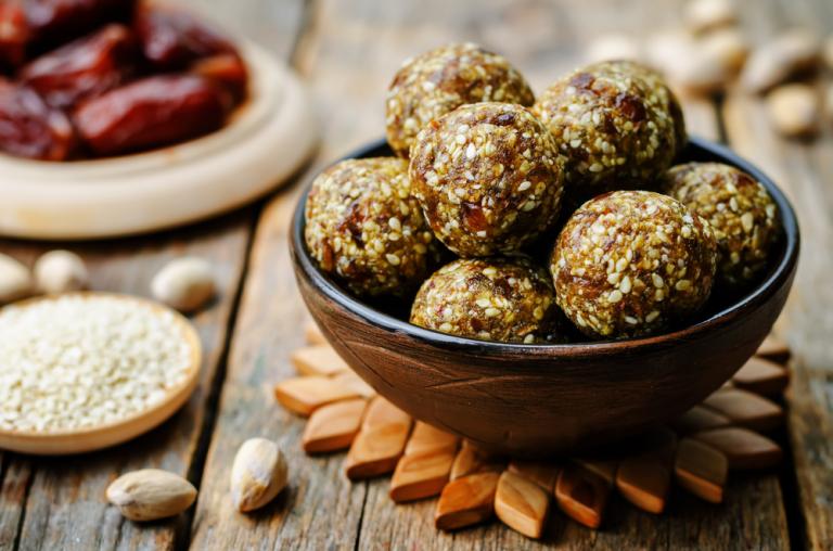 Μπουκίτσες μελιού με σουσάμι