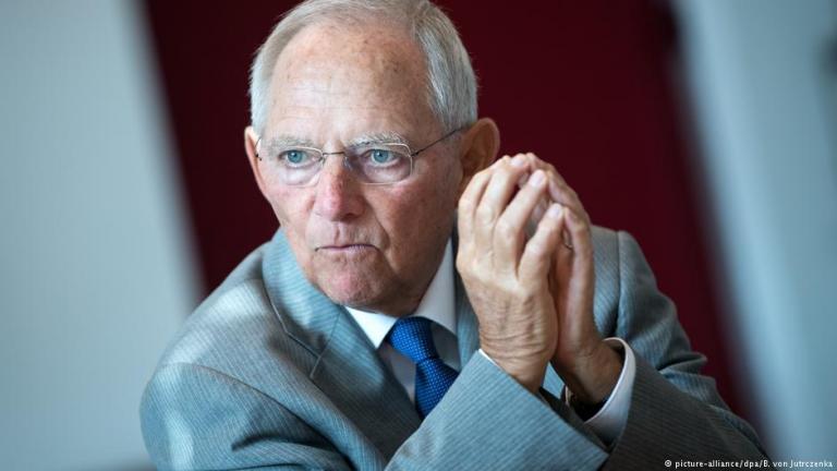 Σόιμπλε : Η Μέρκελ πήρε τη σωστή απόφαση την κατάλληλη στιγμή – Ο ρόλος του στη διαδοχή