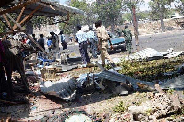 Σομαλία: Δεκάδες νεκροί και τραυματίες από διπλή βομβιστική επίθεση ισλαμιστών