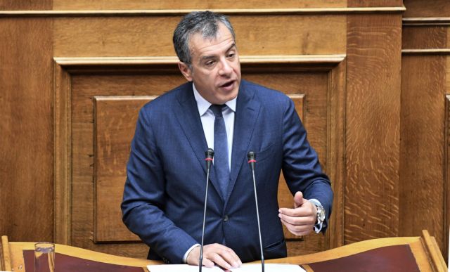 Θεοδωράκης: Δε συμμετέχουμε σε σενάρια στήριξης της κυβέρνησης