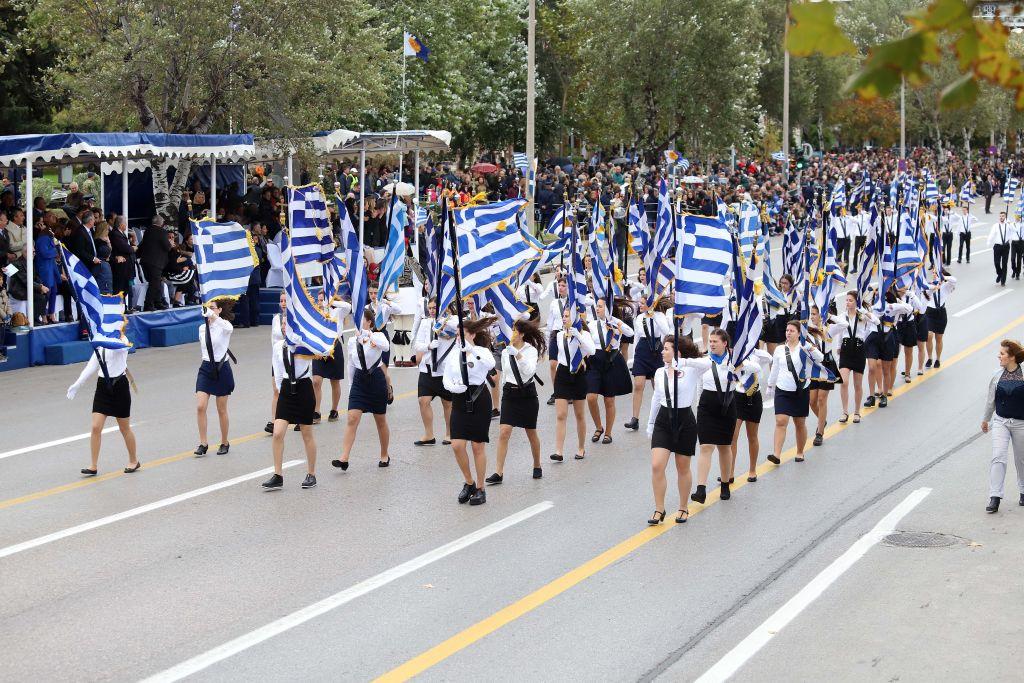 Έβαλε τα καλά της Θεσσαλονίκη για τον εορτασμό Αγίου Δημητρίου και 28ης Οκτωβρίου