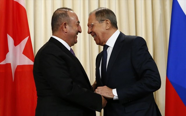Συνάντηση Τσαβούσογλου – Λαβρόφ πριν από την τετραμερή διάσκεψη για τη Συρία