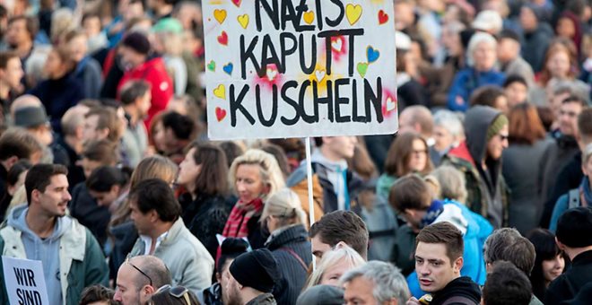 Μεγάλη διαδήλωση στη Βιένη εναντίον της κυβέρνησης συνασπισμού δεξιάς-ακροδεξιάς