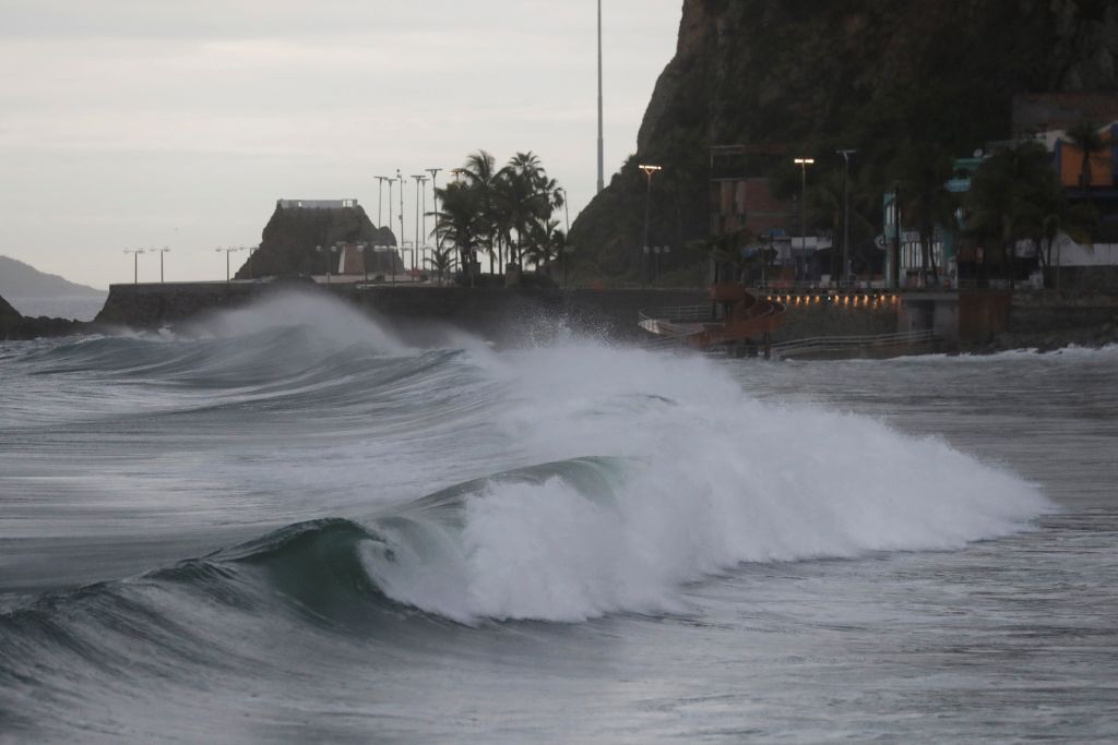 O τυφώνας Ουίλα πλήττει τις ακτές του Μεξικού