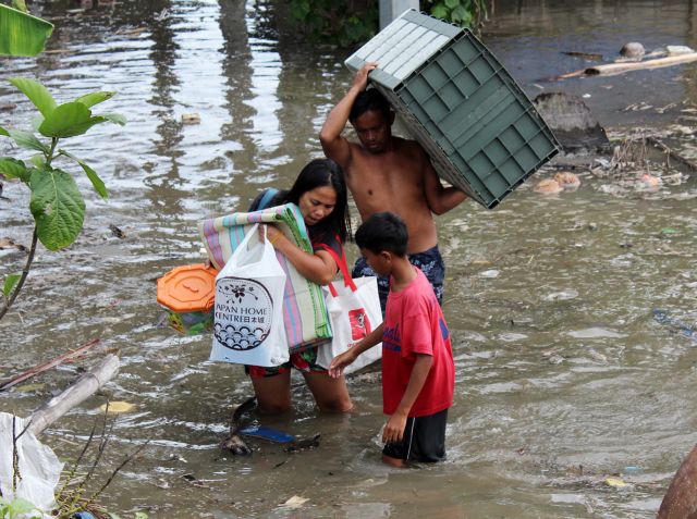 Ο θανάσιμος τυφώνας Γιούτου χτύπησε τις Φιλιππίνες