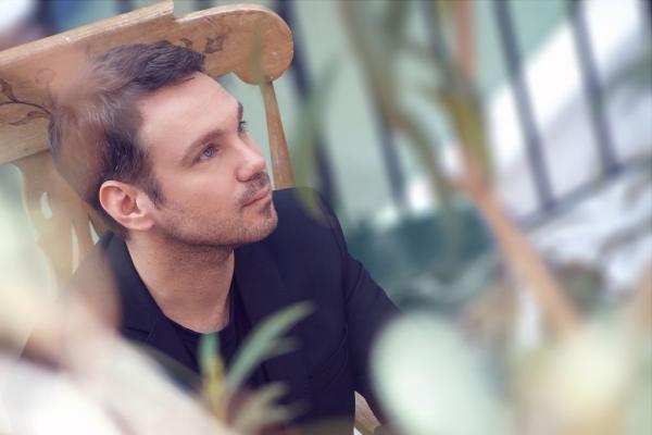 Ο Γιώργης Χριστοδούλου αφηγείται μουσικές ιστορίες του μεσοπολέμου στο Φάρο του Νιάρχος