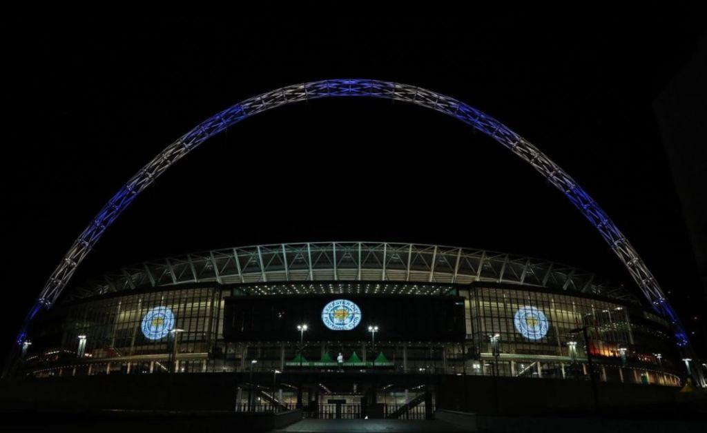 Στα χρώματα της Λέστερ το Στάδιο Γουέμπλεϊ αποδίδοντας φόρο τιμής