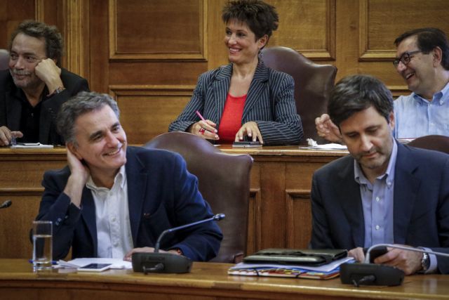 Βροχή ερωτήσεων για τις συντάξεις δέχθηκε ο Τσακαλώτος από βουλευτές του ΣΥΡΙΖΑ