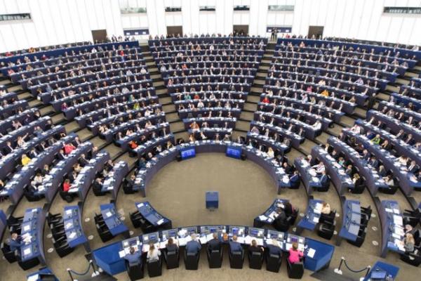 Το Ευρωκοινοβούλιο καταδικάζει τη φασιστική βία – Ιδιαίτερη αναφορά σε Ζακ και ΧΑ