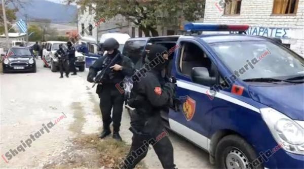 Αλβανικά ΜΜΕ: Αυτό είναι το όπλο του Κωνσταντίνου Κατσίφα