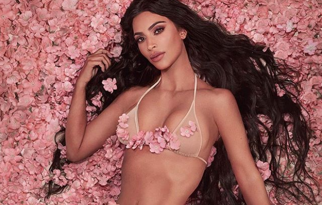 Λαμπερό μακιγιάζ, εμπνευσμένο από την Κιμ Καρντάσιαν