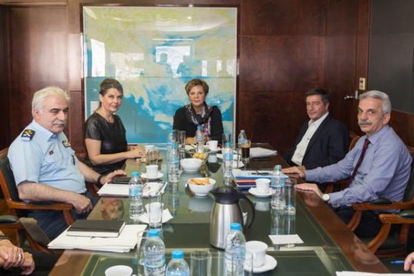 Σε ενίσχυση της εμφανούς αστυνόμευσης στην Αθήνα συμφώνησαν Γεροβασίλη-Καμίνης