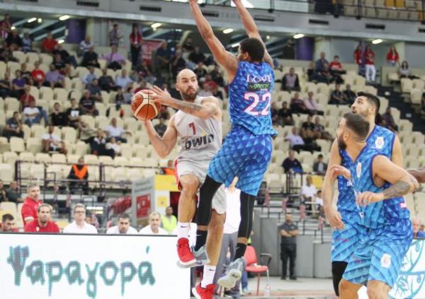 Στους «8» δια περιπάτου ο Ολυμπιακός