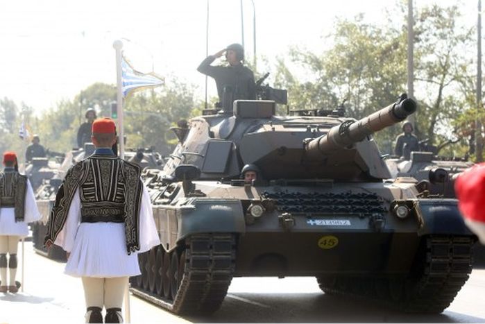 Προετοιμασίες για την τελευταία (;) παρέλαση του Τσίπρα