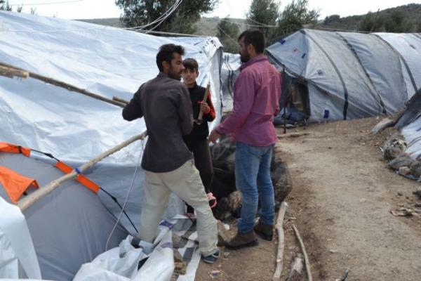 Προσφυγικό: Ασφυκτιούν οι δομές των Ενόπλων Δυνάμεων