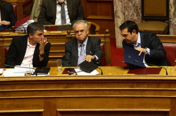 Πολιτικά παιχνίδια στην πλάτη των τραπεζών