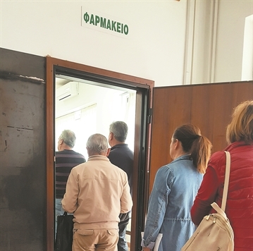 Απελπιστική η κατάσταση με τις ουρές στις δημόσιες υπηρεσίες