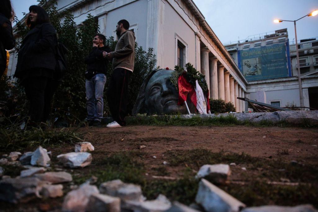 Κι αν πάνε στο Δημόσιο;