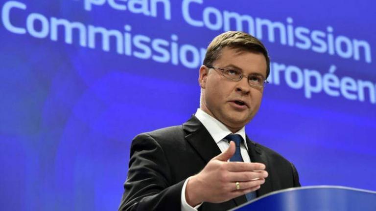 Κυρώσεις κατά της Ρώμης εξετάζει η Κομισιόν