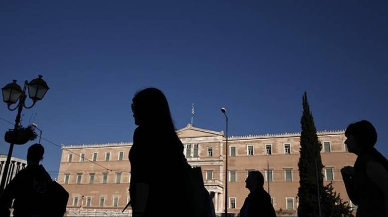 ΣΕΒ: Ένας Έλληνας παράγει εισόδημα που καταναλώνουν τρεις
