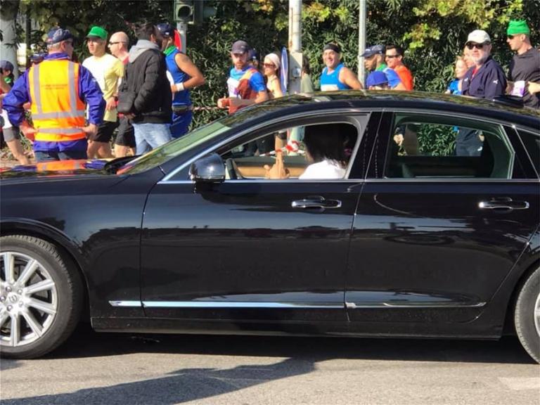 Καταγγελία για Ψινάκη: Διέκοψε τον Μαραθώνιο για να περάσει