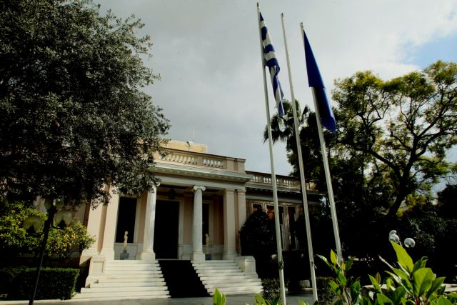 «Τοξικό» κλίμα απειλεί τη χώρα – Στο όνομα της δήθεν κάθαρσης τινάζονται τα πάντα στον αέρα