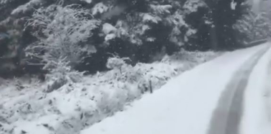 Το «έστρωσε» στην Ευρυτανία, στα λευκά η διαδρομή προς Κρίκελλο