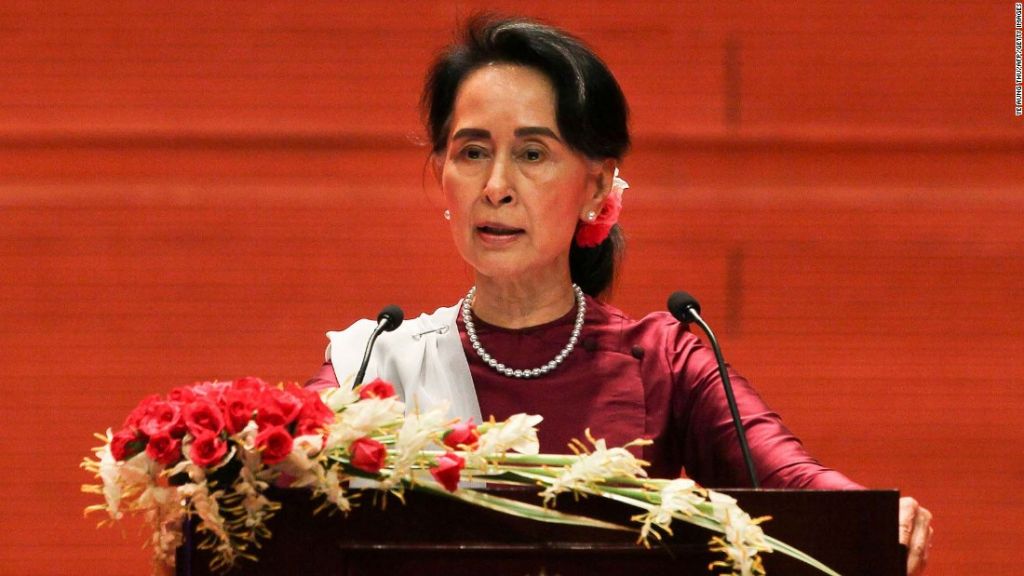 Η Διεθνής Αμνηστία αφαίρεσε το βραβείο «Πρέσβειρας Συνείδησης» από την Αούνγκ Σαν Σου Κίι
