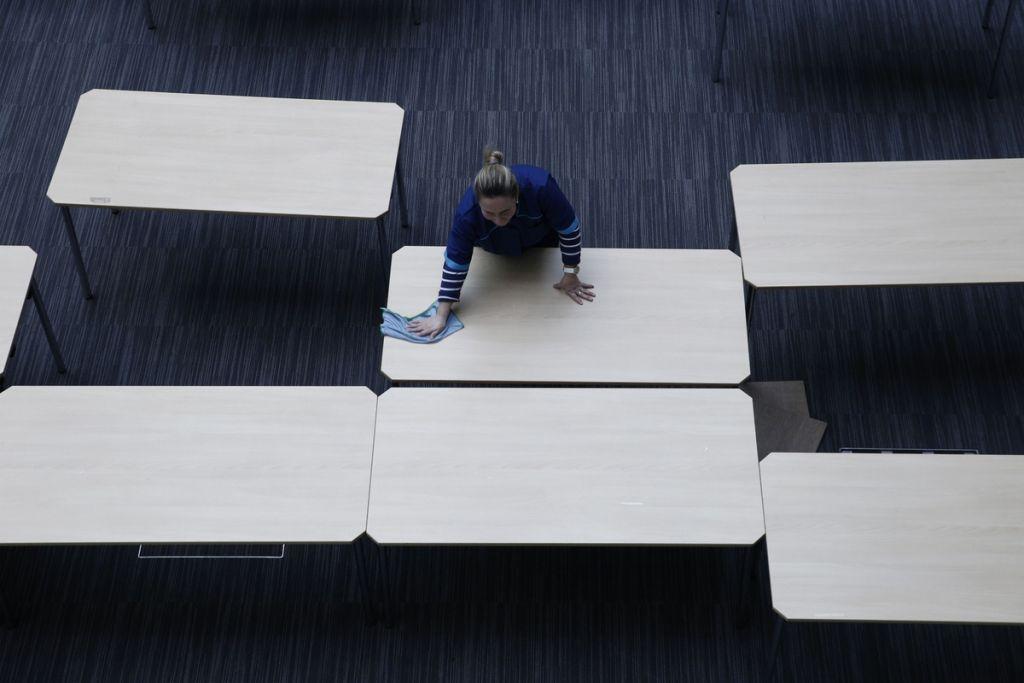 «Πήρα το απολυτήριο Δημοτικού πριν μπω φυλακή» λέει η 53χρονη καθαρίστρια