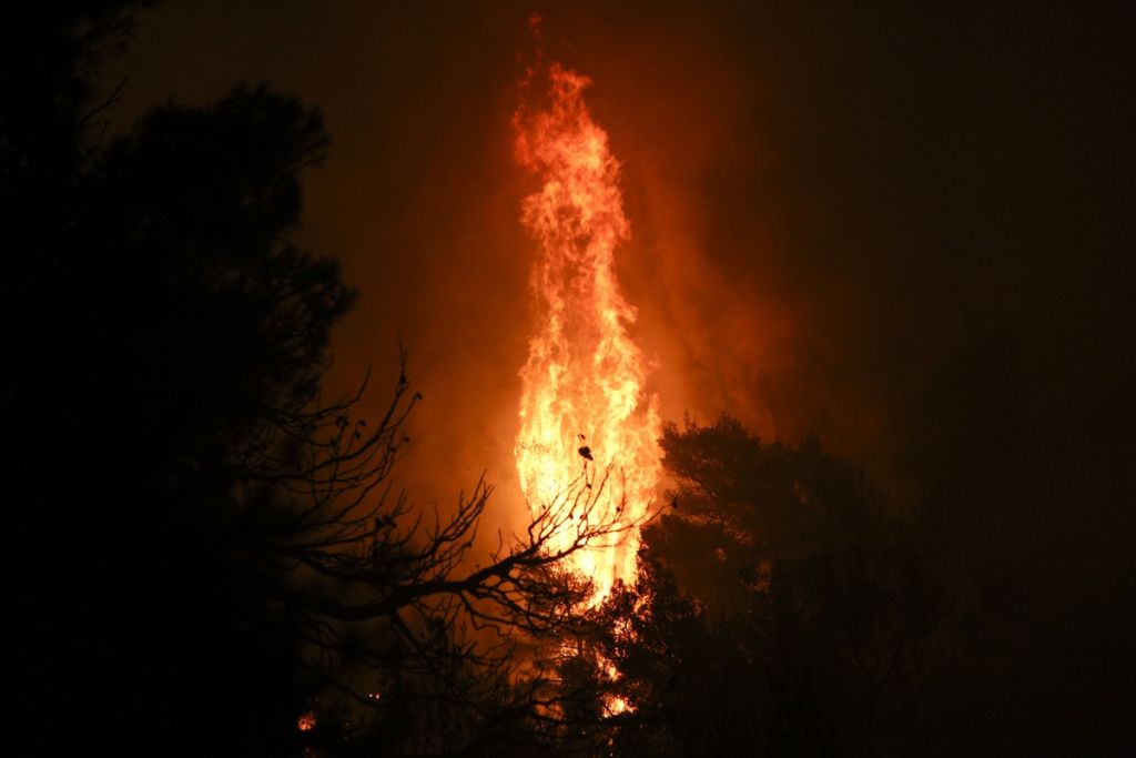 Θεσσαλονίκη : Φωτιά σε διπλοκατοικία στη Θέρμη